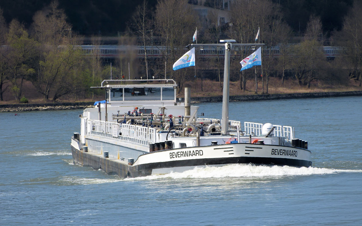 Mts Beverwaard Sailing front